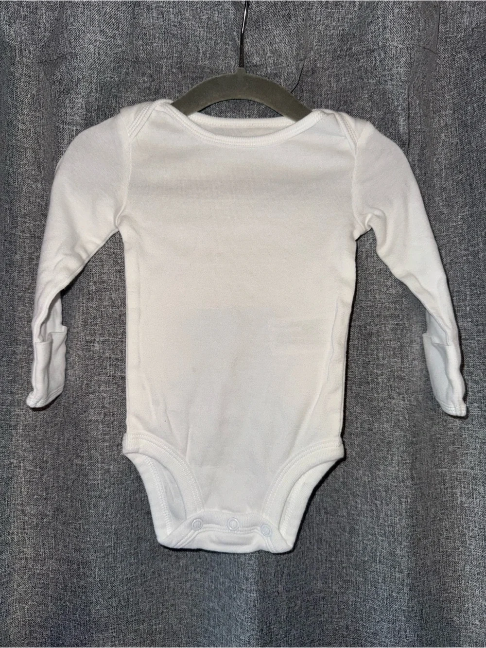 Bundle: 6 Carter's White Onsies